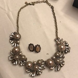 Pearl necklace with matching earrings